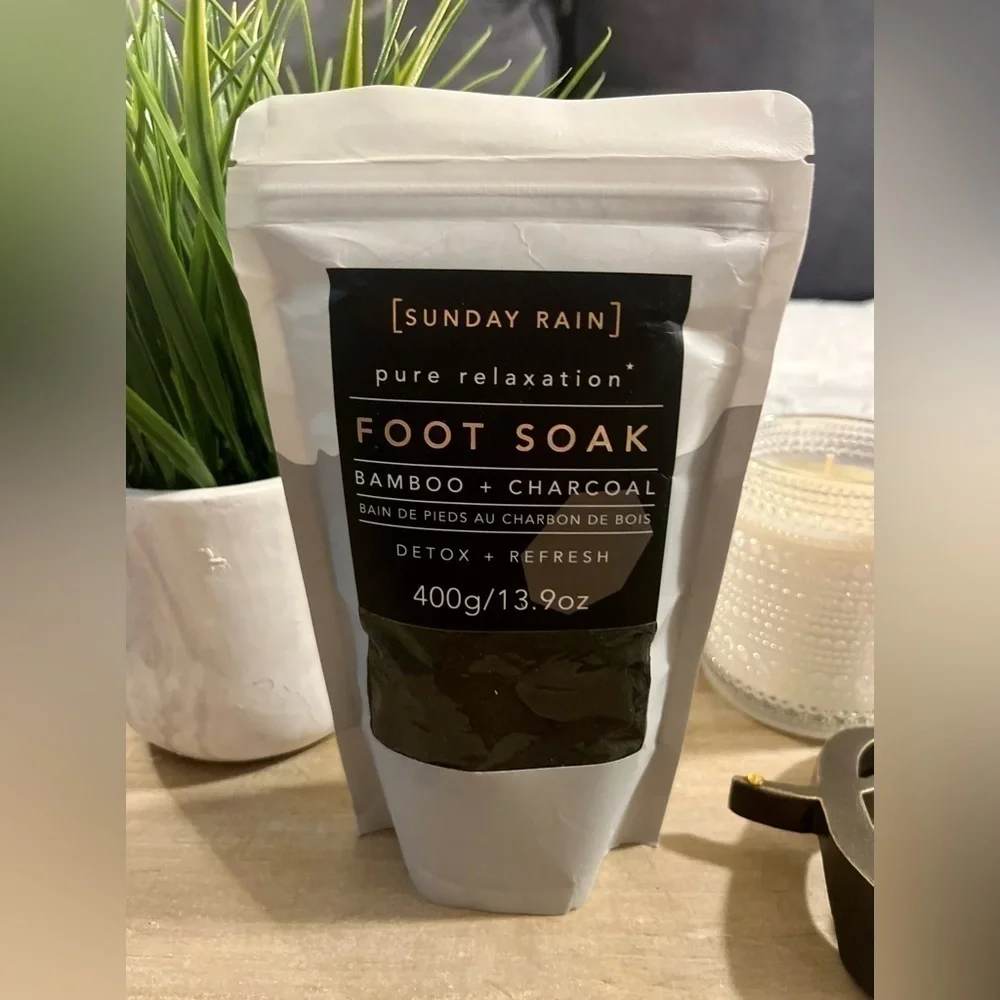 🖤SELF CARE! Grace & Stella foot peel mask AND Sunday Rain relaxation foot soak.